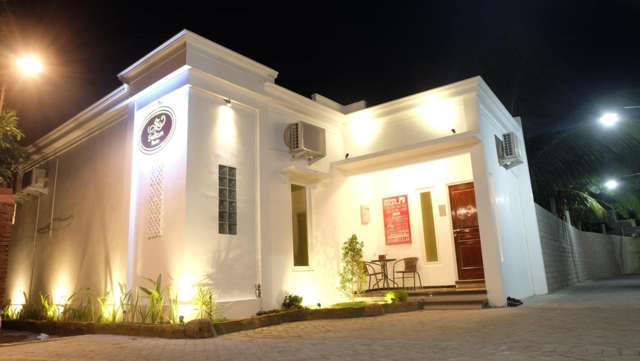 Sultan Guesthouse Tulungagung Buitenkant foto