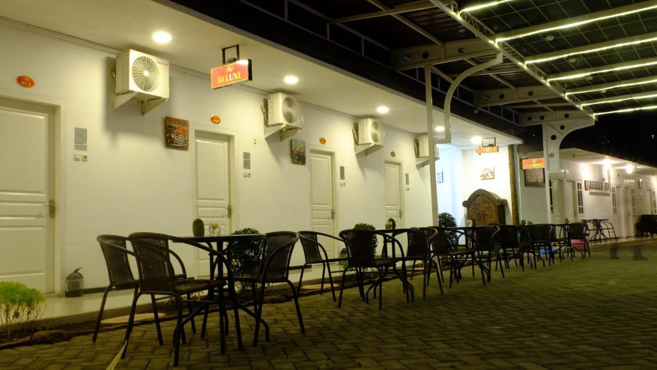 Sultan Guesthouse Tulungagung Buitenkant foto