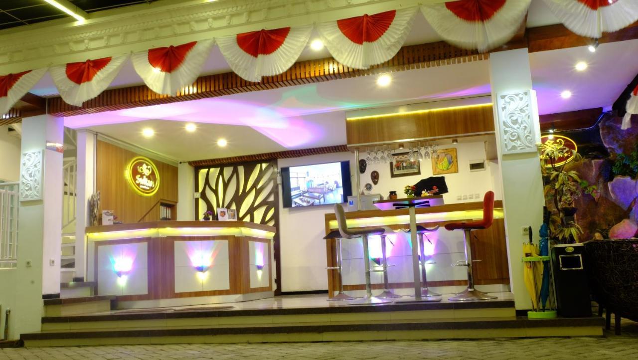 Sultan Guesthouse Tulungagung Buitenkant foto