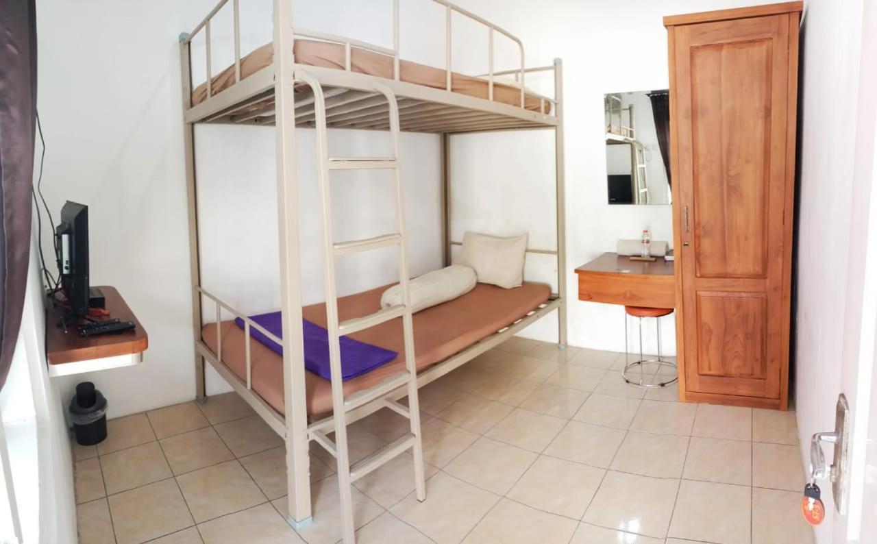 Sultan Guesthouse Tulungagung Buitenkant foto