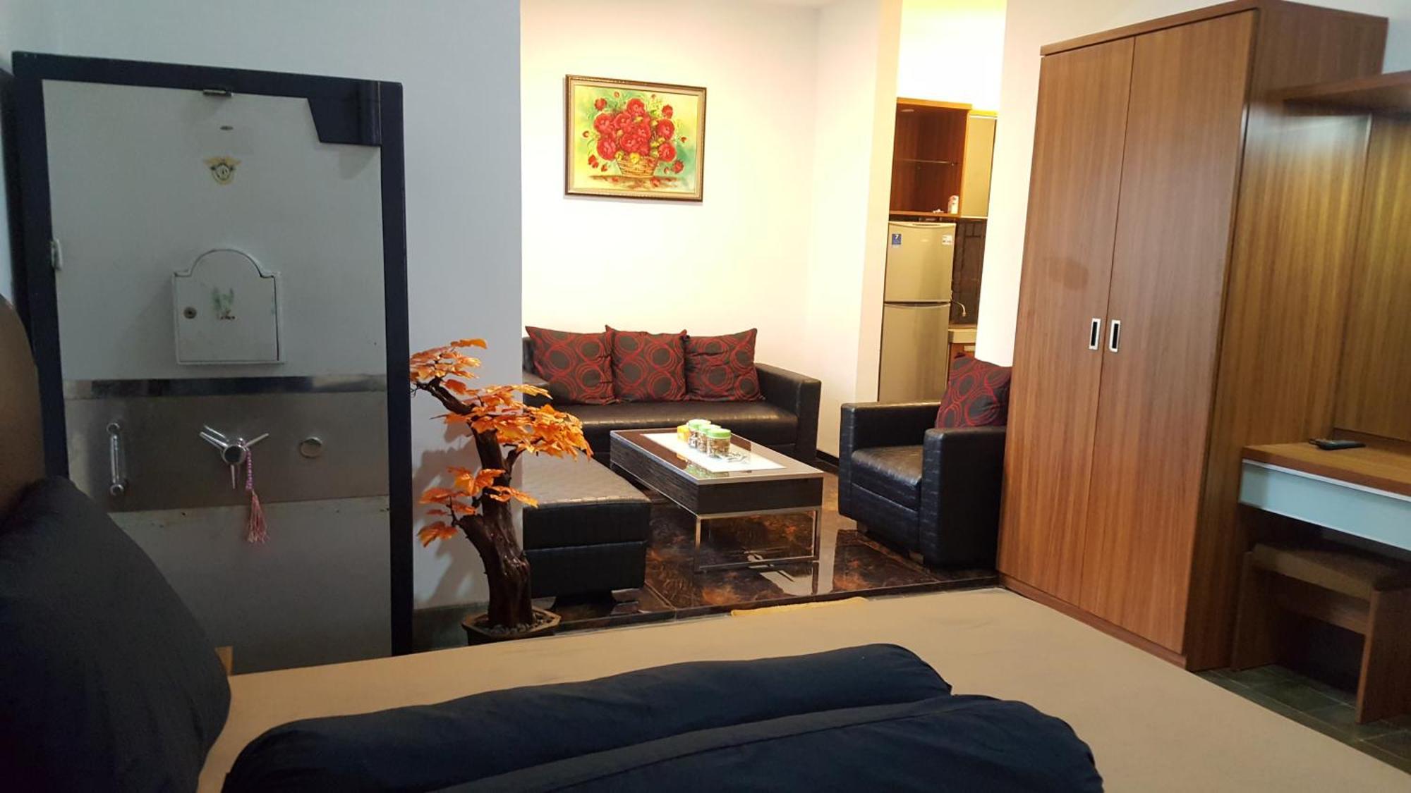 Sultan Guesthouse Tulungagung Buitenkant foto