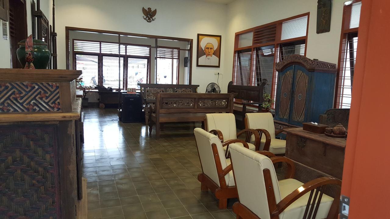 Sultan Guesthouse Tulungagung Buitenkant foto