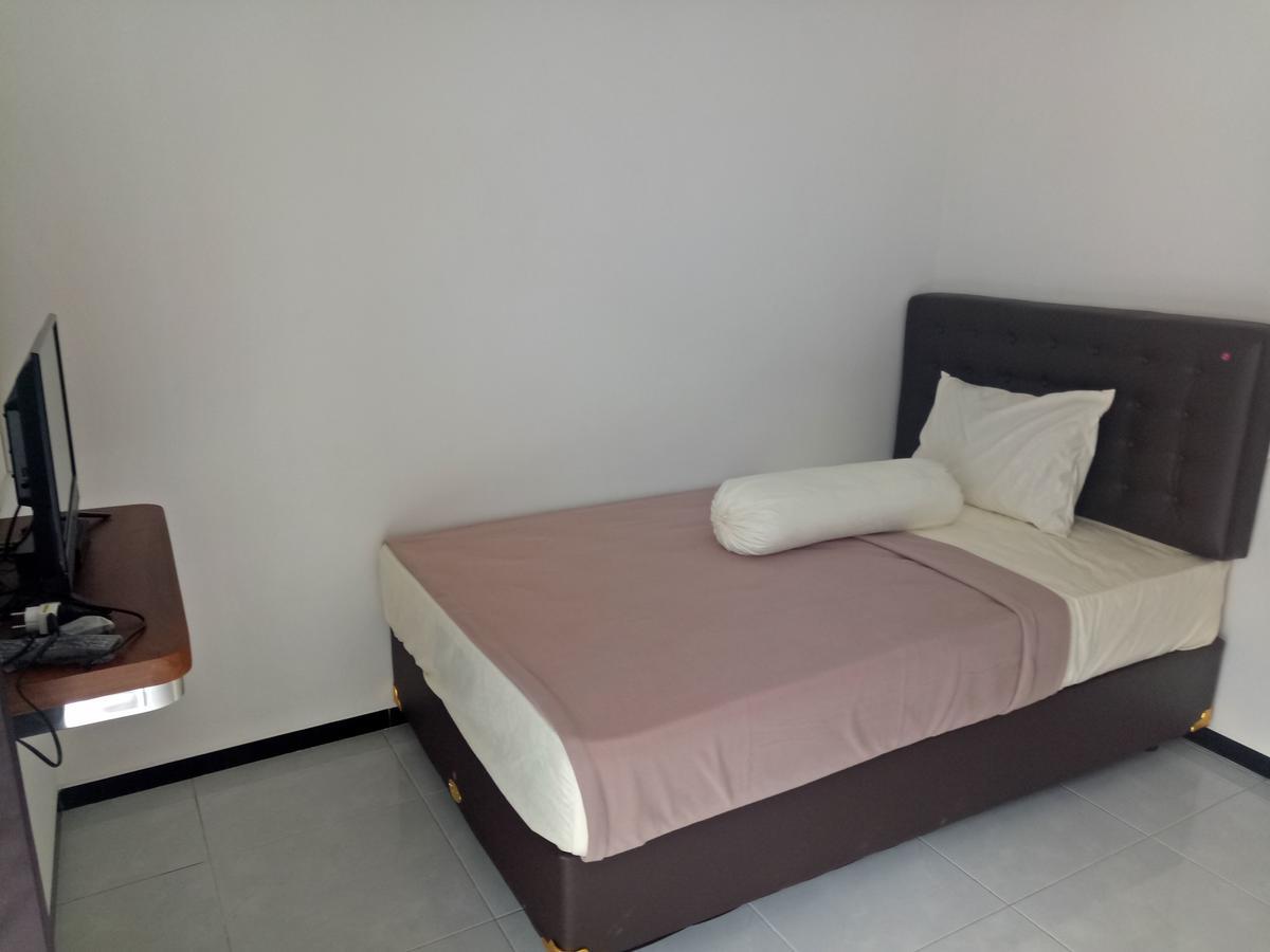 Sultan Guesthouse Tulungagung Buitenkant foto