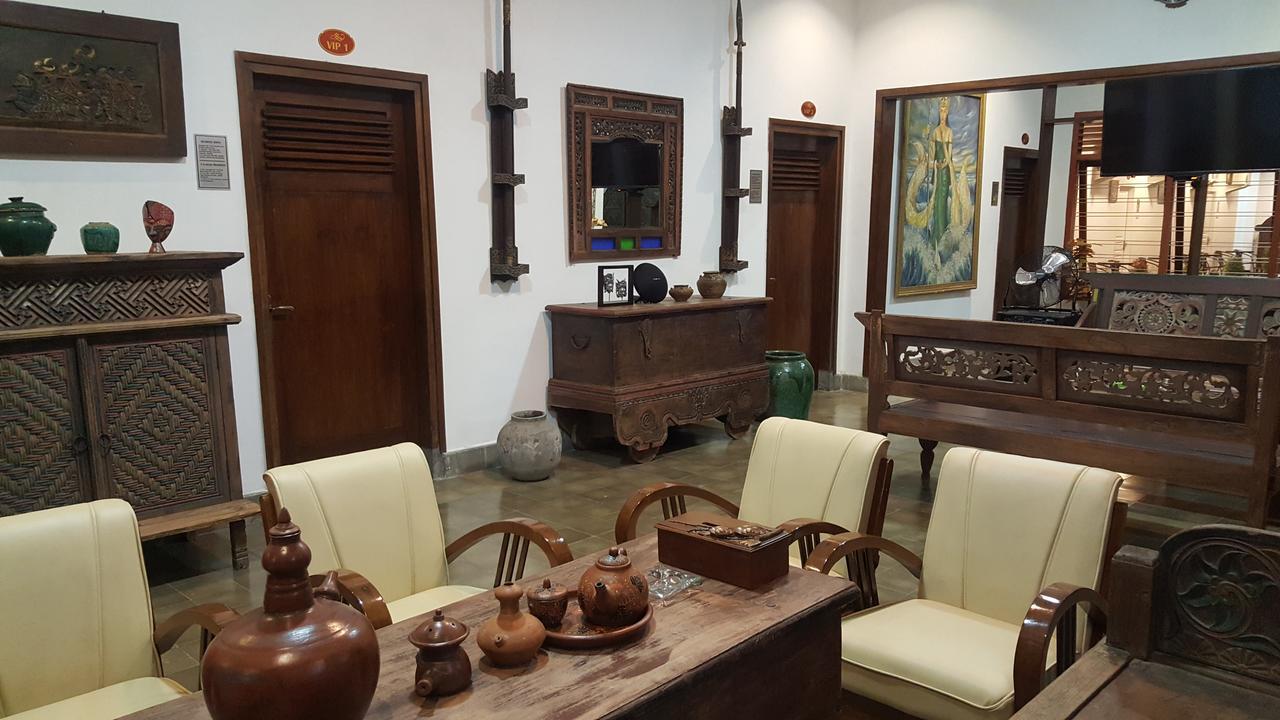 Sultan Guesthouse Tulungagung Buitenkant foto