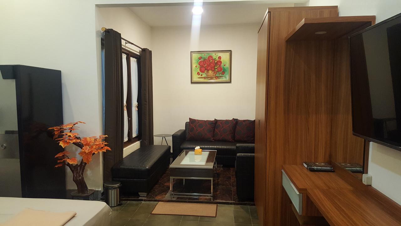 Sultan Guesthouse Tulungagung Buitenkant foto