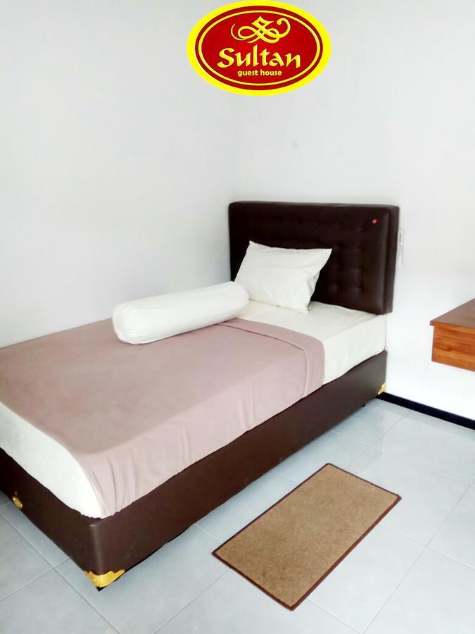Sultan Guesthouse Tulungagung Buitenkant foto