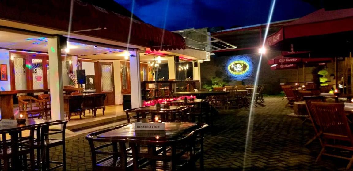 Sultan Guesthouse Tulungagung Buitenkant foto